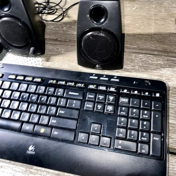Logitech K520 Keyboard (w/o Receiver) & Speakers - Picture 3 of 6